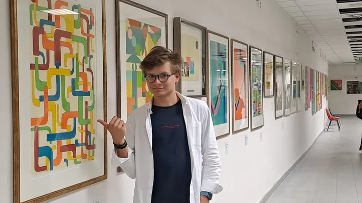 From maps to acrylics. A&nbsp;public transport enthusiast is exhibiting his works at the Muzeum metro station